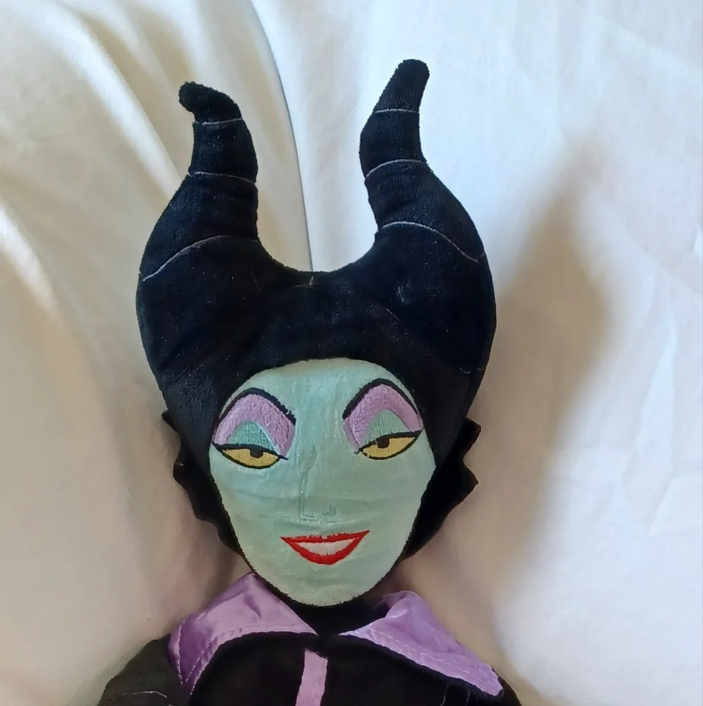 🌺 Maleficent Villain Plush Doll 20